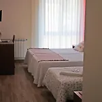 De 호텔 *