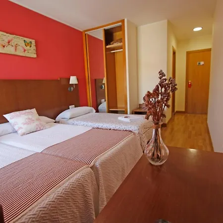 Hotel De *